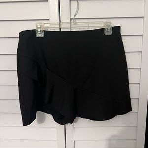 🌸 Zara Black Ruffle Skort